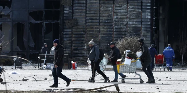 Război în Ucraina 20-21 martie 2020 distrugeri refugiati tanc rusi FOTO Profimedia