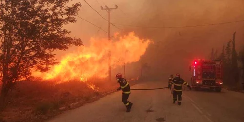 pompieri romani incendiu grecia foto isu 19 iulie 2022