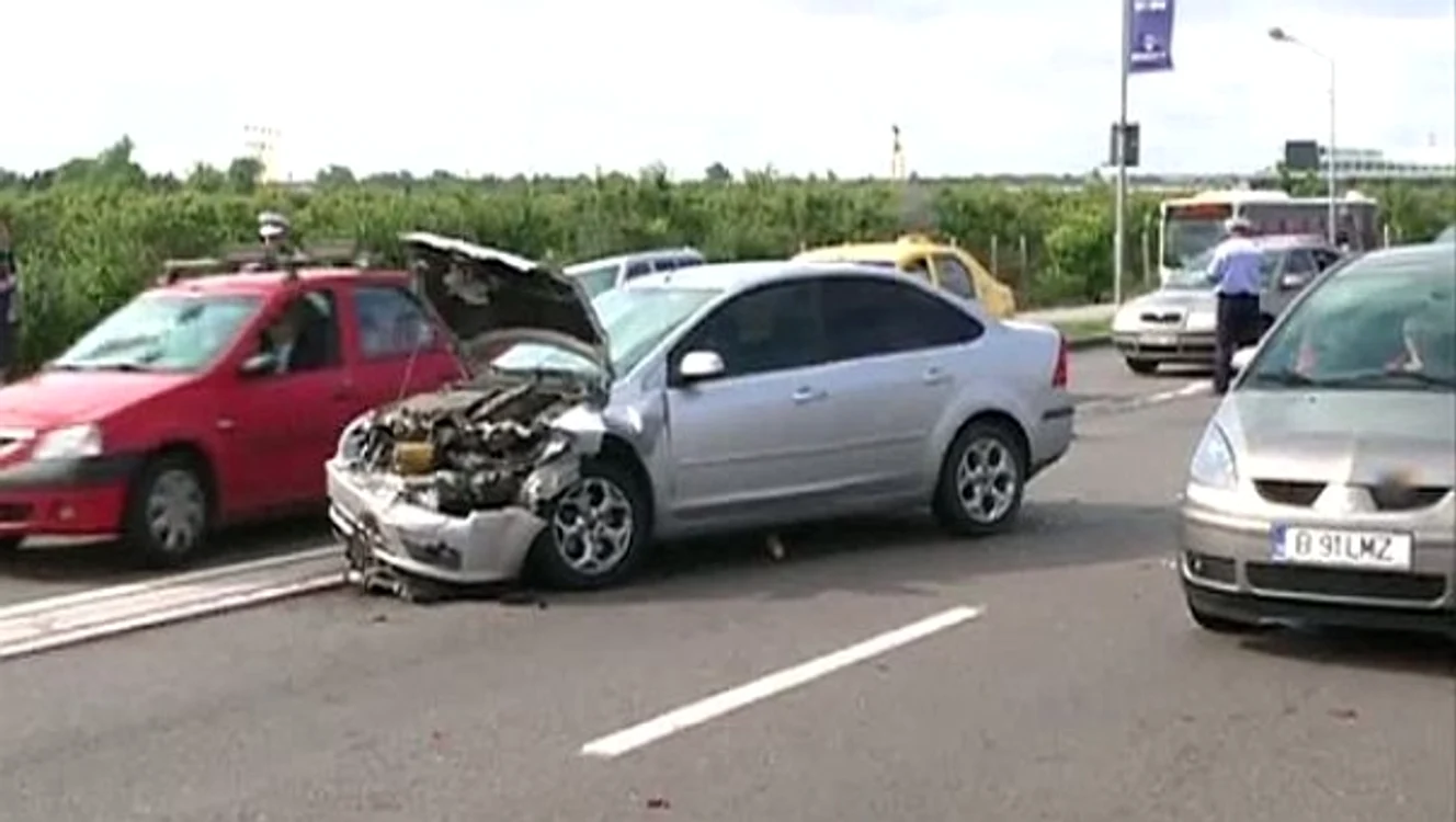 
    Tamponarea a avut loc din cauza faptului că nu s-a păstrat distanța regulamentară (foto:Arhivă)  