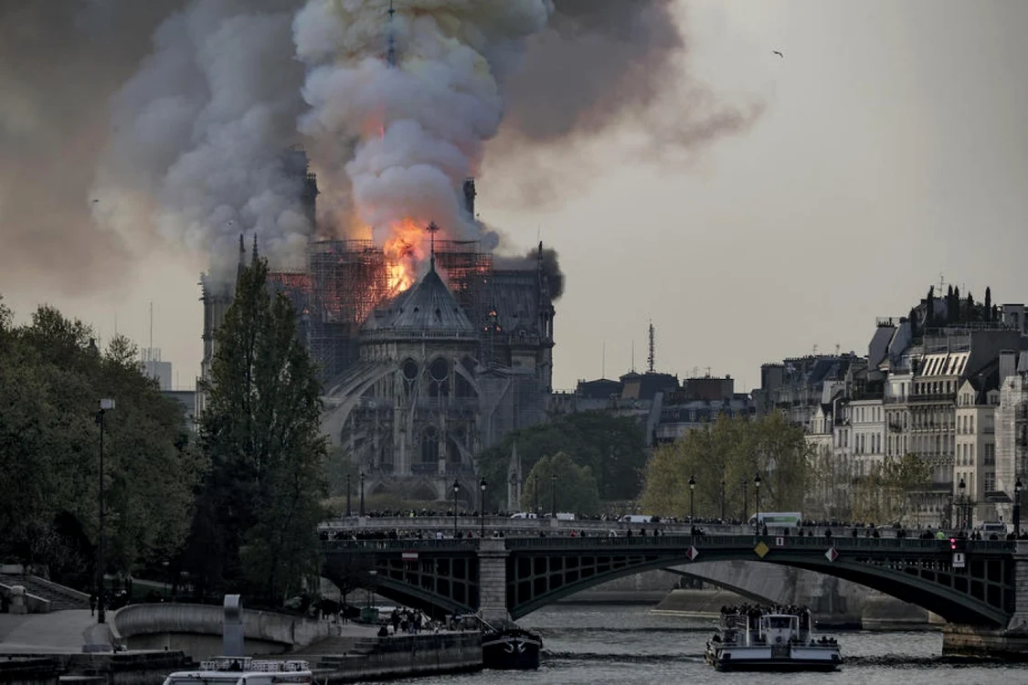 Incendiu la Notre-Dame/FOTO: EPA-EFE