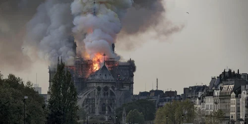 incendiu notre dame foto epa efe