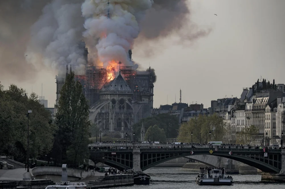 15 aprilie: Ziua în care izbucnește incendiul de la Catedrala Notre-Dame din Paris