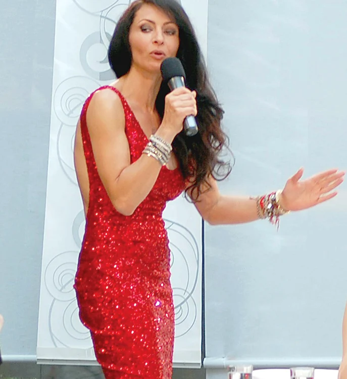 
    Emisiunea „Alegerile Mihaelei”, de la Realitatea TV, nu a debutat prea fericit din punct de vedere al audienţei. Duminica trecută, emisiunea „Alegerile Mihaelei” a fost bătută la audienţe de emisiunea Corinei Chiriac, de la Naţional TV.  