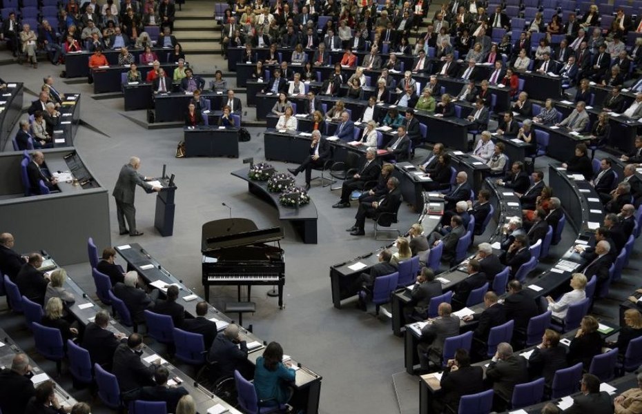 Moţiune anti-migraţie adoptată cu ajutorul extremei drepte. „O greşeală de neiertat” pentru democraţia germană, avertizează Scholz