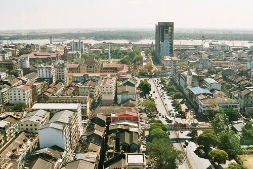 Ultima seară în Yangon jpeg