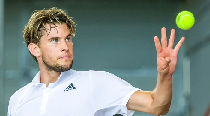 Dominic Thiem avea un rever cu o mână