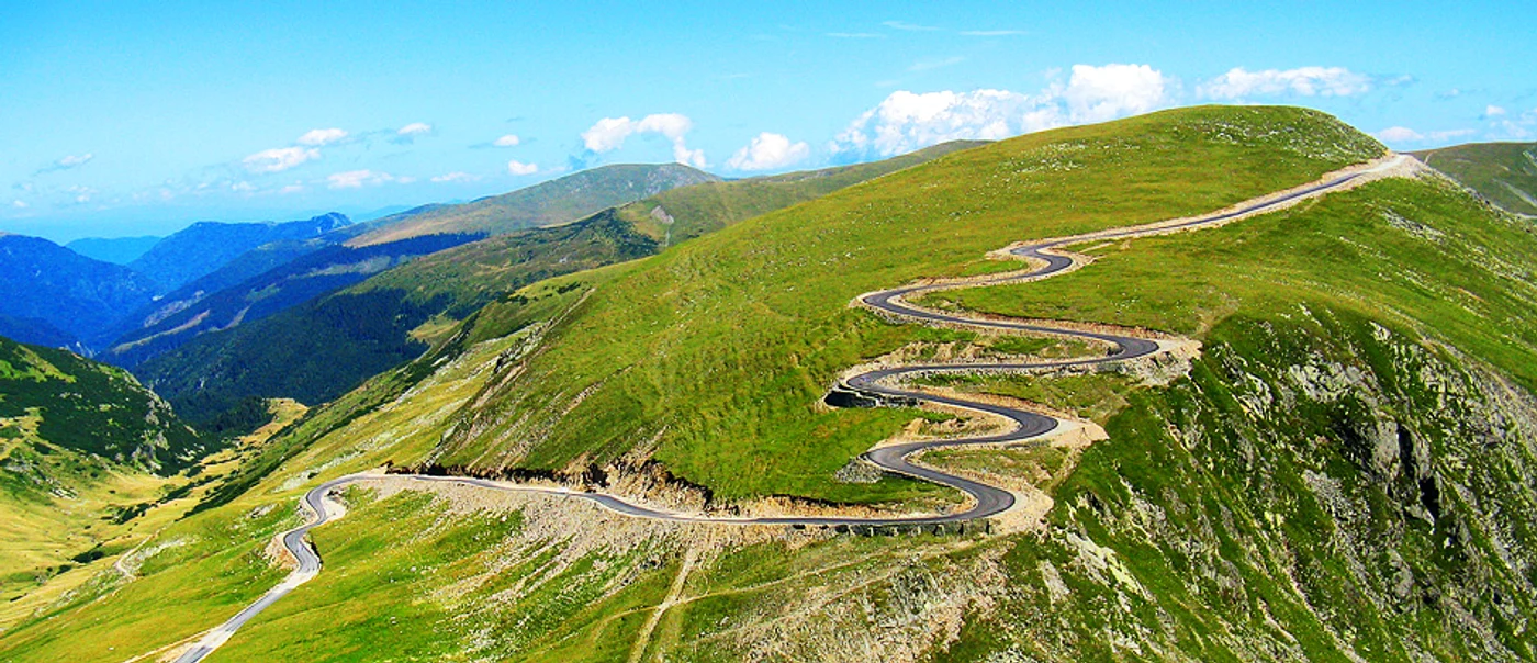
    Trnasalpina este deschis între localitățile Bengești și Rânca  