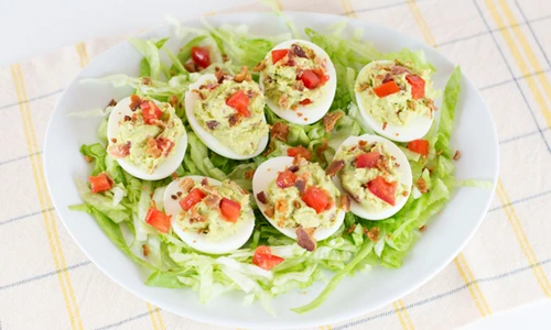 oua cu crema de avocado jpeg