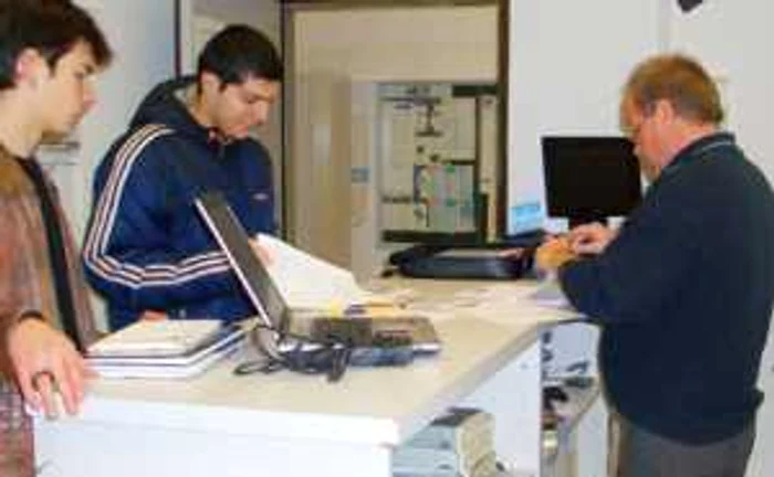 Magazinlele IT oferă service la echipamentele vechi pentru a-şi păstra clienţii