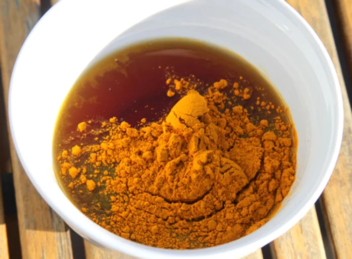 Turmericul şi mierea au proprietăţi miraculoase asupra corpuluiclickpentrufemei.ro