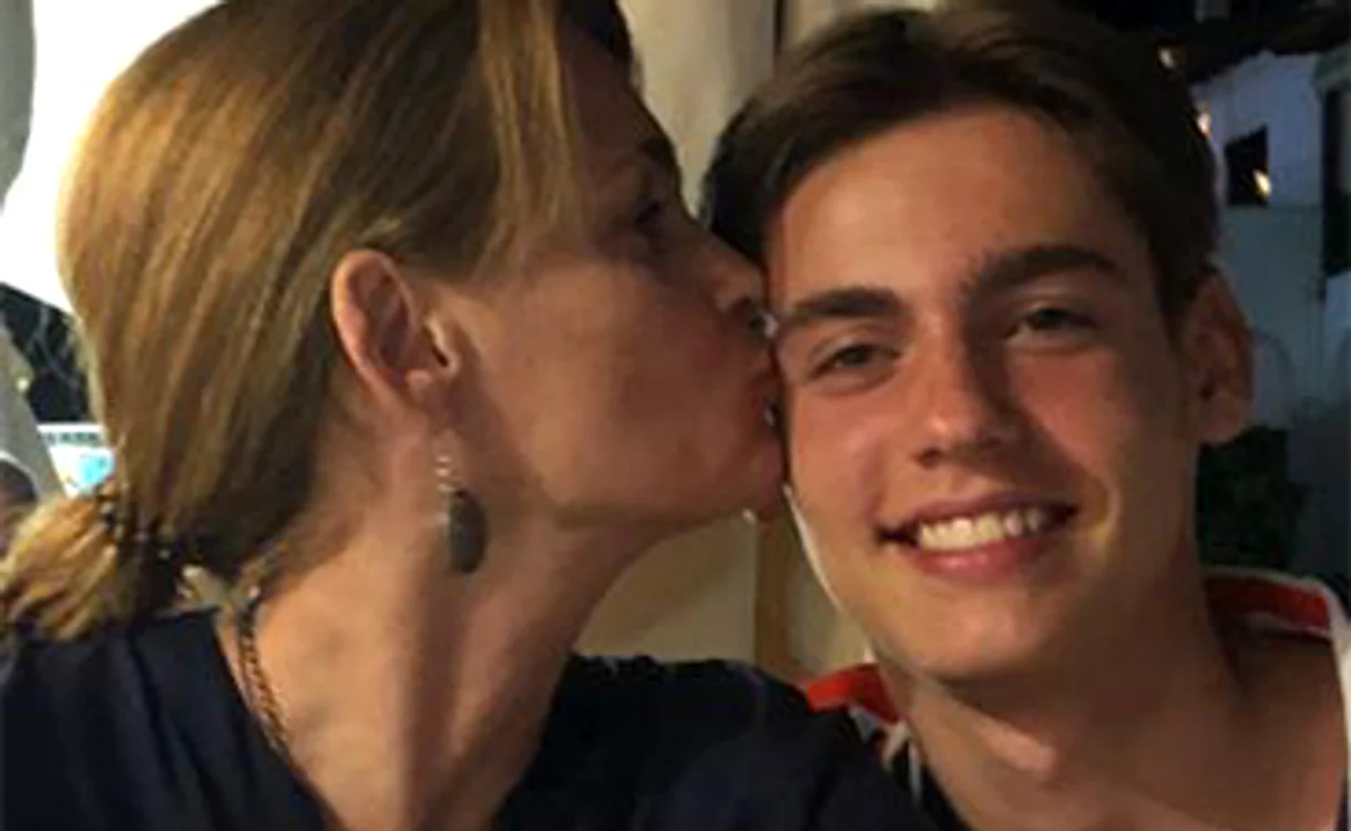 
    Elvira Deatcu are doi băieţi, Luca şi Filip  