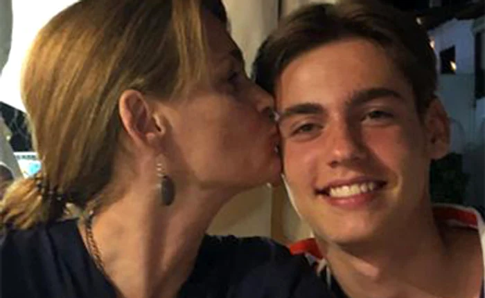 
    Elvira Deatcu are doi băieţi, Luca şi Filip  