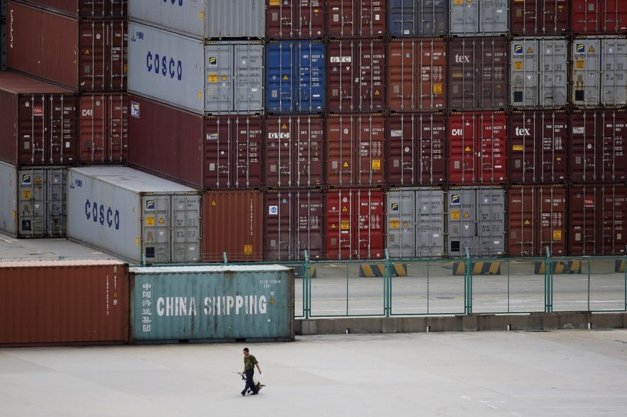 Comerțul dintre Rusia și China a explodat. Aglomerație de containere de transport spre Federația Rusă