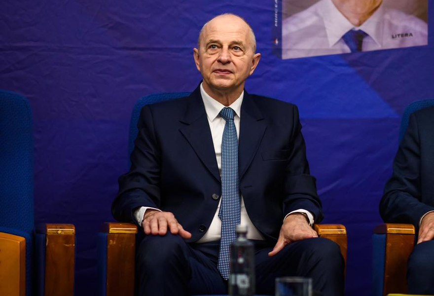Profil de candidat. Mircea Geoană, diplomatul de elită care vrea să dea NATO pe Cotroceni