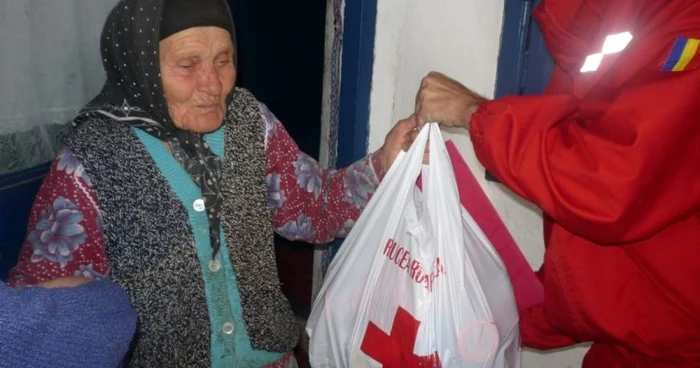 Voluntarii de la Crucea Roşie nu fac vizite surpriză FOTO Arhivă