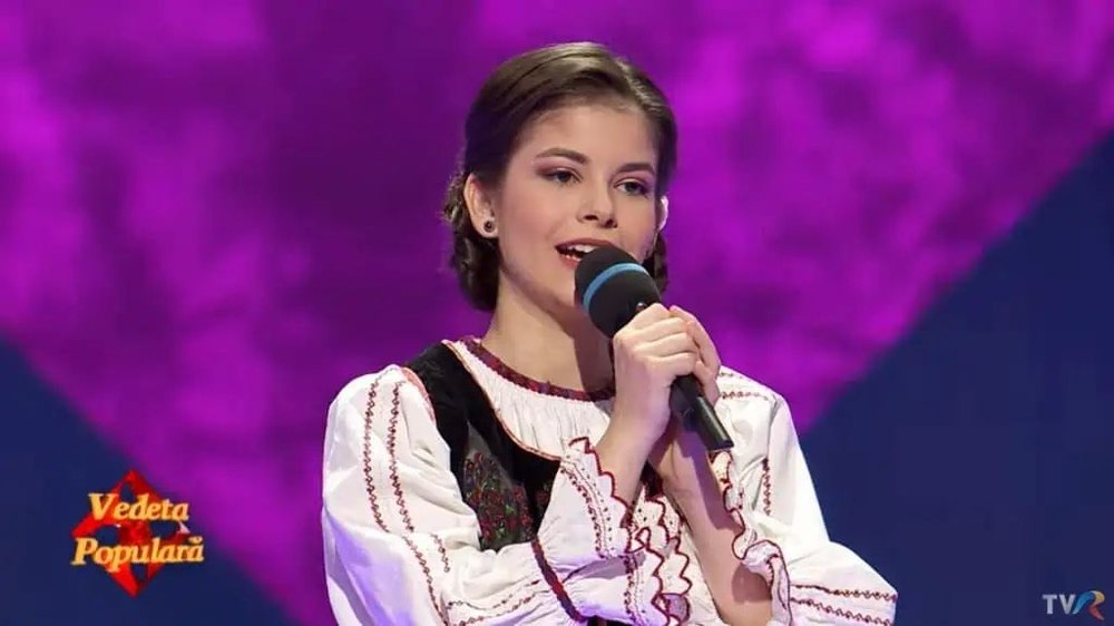 Tânăra de 16 ani din Alba, care a impresionat cu vocea ei juriul emisiunii „Vedeta populară” VIDEO