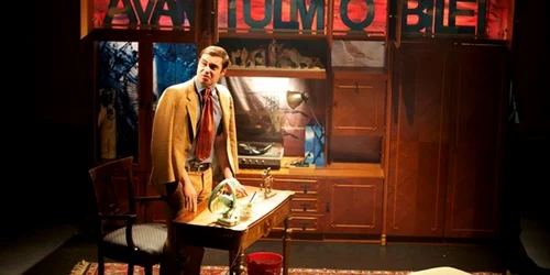 „Mobilă şi durere”