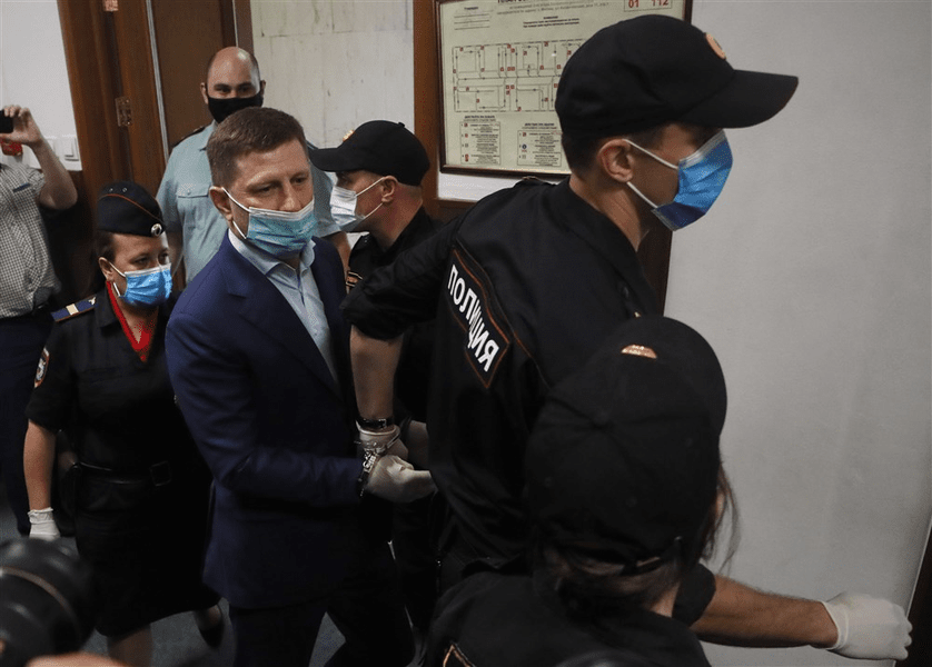 Fost guvernator rus, a cărui arestare a declanșat proteste masive, condamnat la 22 de ani de închisoare