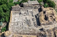 Castelul medieval Aruch din Armenia. Vedere generală