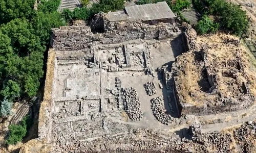 Castelul medieval Aruch din Armenia. Vedere generală  
