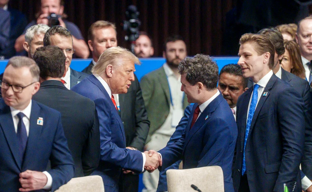 Donald Trump și Nicușor Dan s-au salutat la summitul NATO: FOTO: Administrația Prezidențială