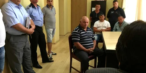 Romi petrecere catedrala