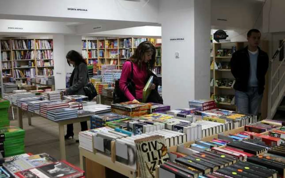 Cititorii de multe ori nu pot cumpără cărţi din librării din cauza preţurilor inaccesibile