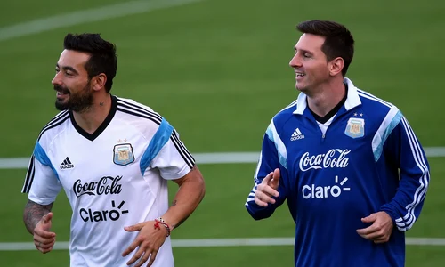Ezequiel Lavezzi si Lionel Messi (Getty Images) jpg