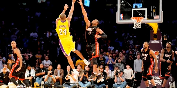 Kobe Bryant marchează coşul decisiv cu Miami peste Wade