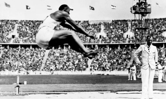 Studiourile Disney pregătesc un film despre Jesse Owens, atletul care l a sfidat pe Hitler jpeg