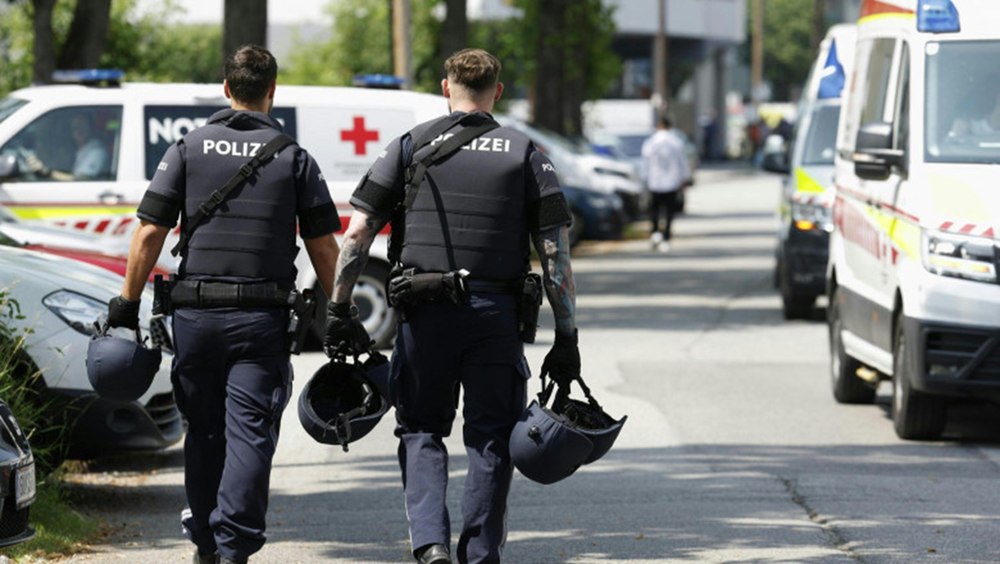 Ce au găsit polițiștii la domiciliul autorului atacului armat de la o şcoală din Graz. „Acest lucru trebuie investigat în continuare”