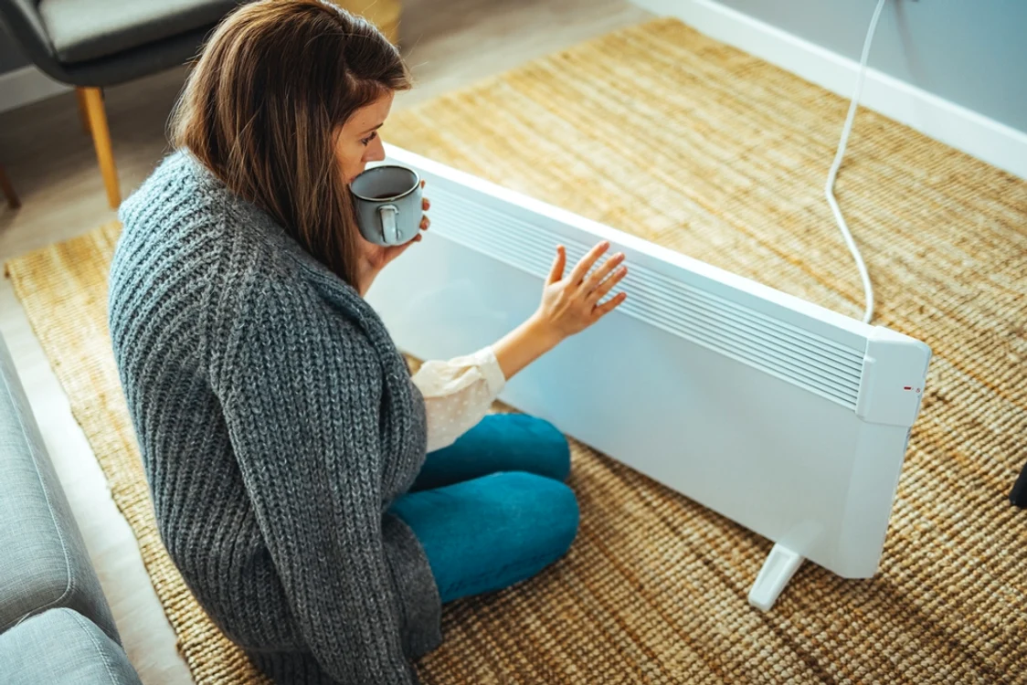 Cei care se încălzesc radiatoare electrice consumă mult mai multă energie Foto Shutterstock