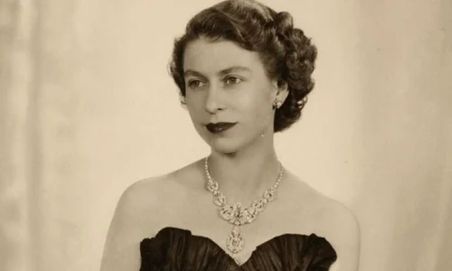 Elisabeta a II a a fost proclamată regină a Regatului Unit al Marii Britanii şi Irlandei de Nord jpeg