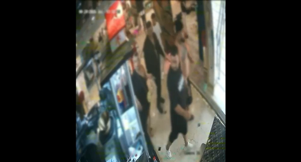 Amenințări și scandal la o petrecere din București: Costel Biju ar fi fost șantajat să cânte. Un bărbat a fost pus sub control judiciar