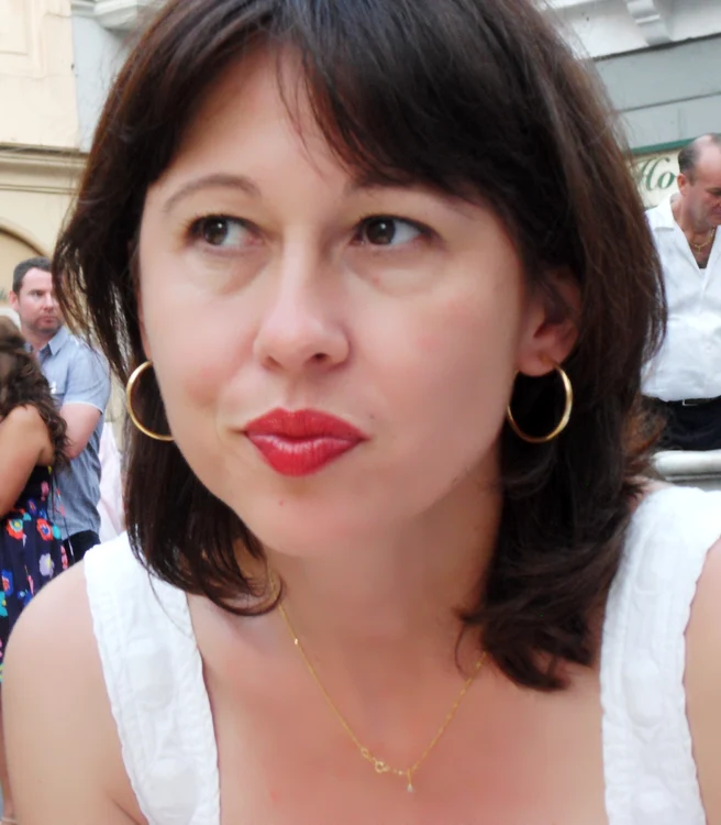 România tradusă la Salonul cărţii de la Paris jpeg