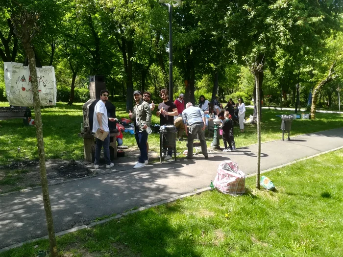 Lume la grătar în Parcul Plumbuita