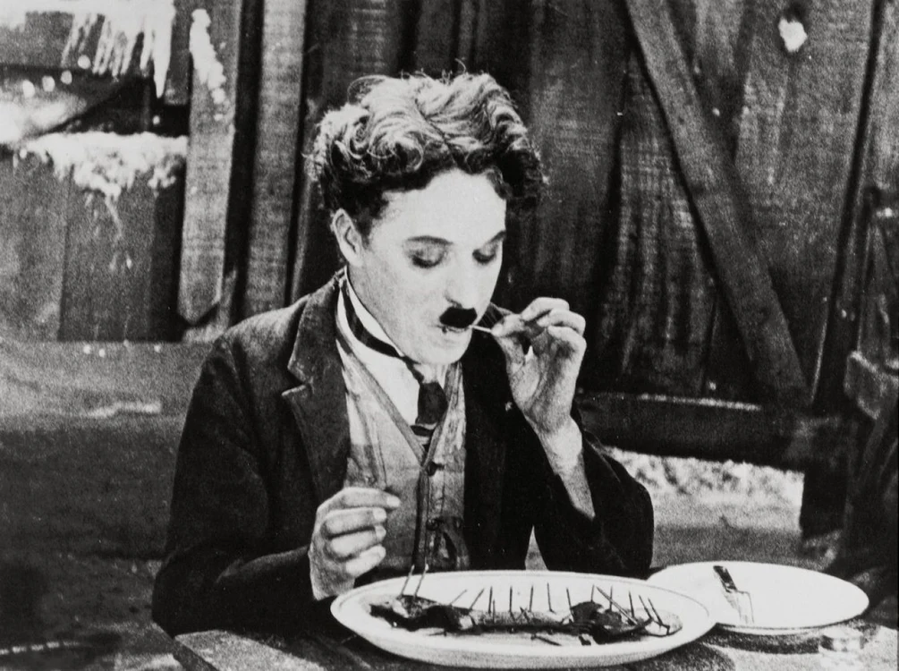 Charlie Chaplin, actorul emblematic al filmului mut. Foto arhivă