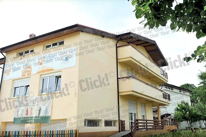 Dana Blîndu este învăţătoare la o şcoală de stat şi are un after-school