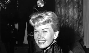 Doris Day, o legendă a Hollywood ului anilor "50 '60 jpeg