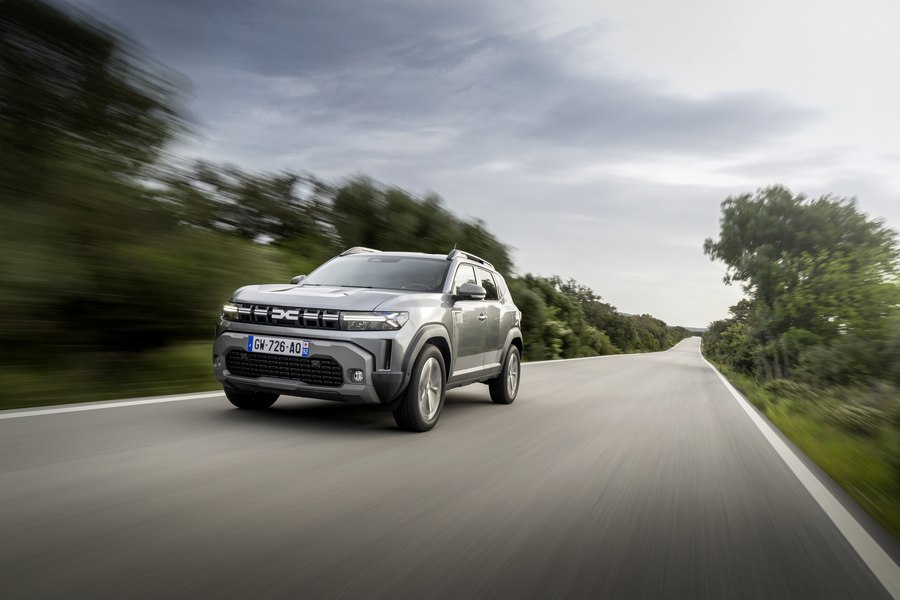 Dacia Duster finalist Mașina Anului 2025 motorizări hibride economie carburant protecția mediului | sursa foto: Adevarul