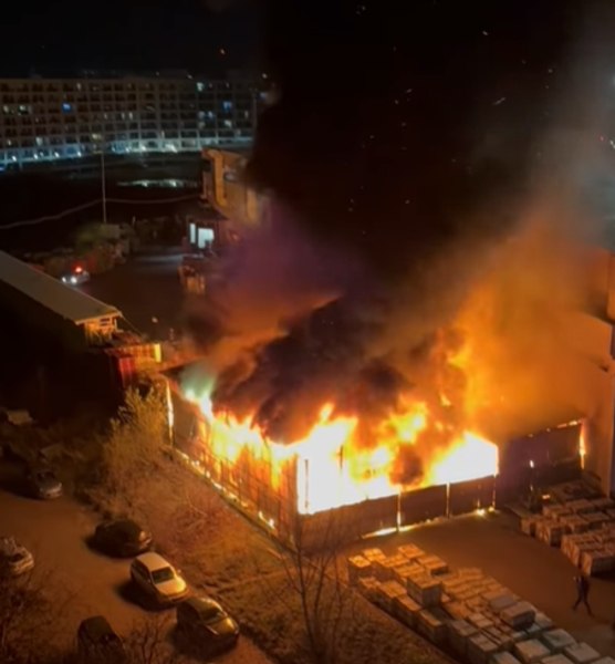 Arde un mall din Cluj-Napoca. Clienții au fost evacuați VIDEO