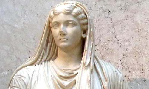 Fiica lui Augustus, exilată de propriul tată şi lăsată să moară de foame pentru acte de depravare și prostituție jpeg