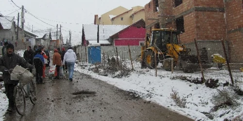 Cel puţin două din cele patru blocuri sociale din Valea Rece vor fi finalizate de Sărbători 