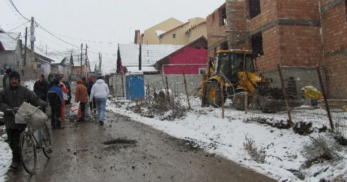 Cel puţin două din cele patru blocuri sociale din Valea Rece vor fi finalizate de Sărbători