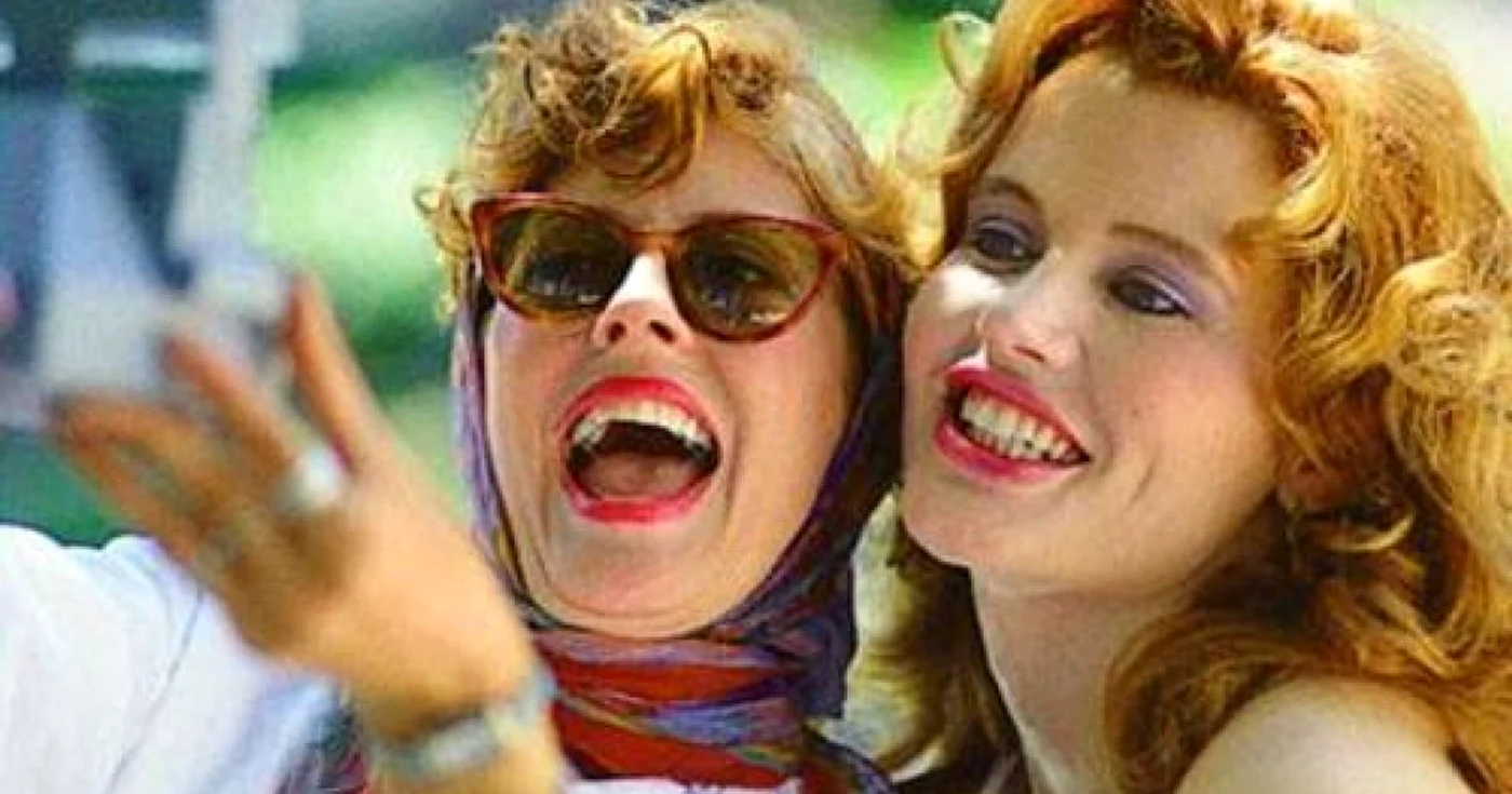 Actriţele Susan Sarandon şi Genna Davis, în filmul „Thelma şi Louise“ FOTO cinemagia.ro
