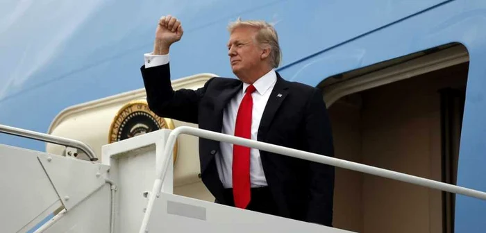 Doanld Trump, în Air Force One FOTO: Profimedia