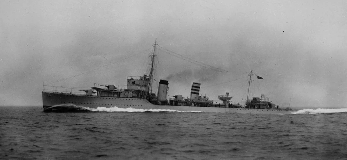 HMS Codrington în timpul probelor pe mare, 4 iunie 1930. Distrugătorul din clasa A avea 104,5 m lungime 