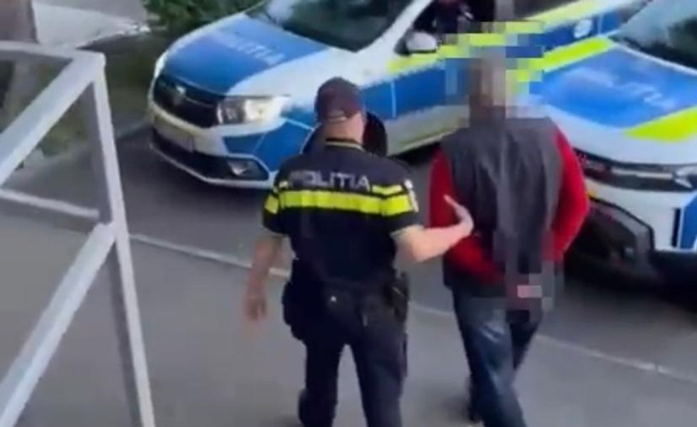 Un bărbat din Craiova, care a atins o tânără în zona intimă în timp ce traversa strada, a fost plasat în arest preventiv
