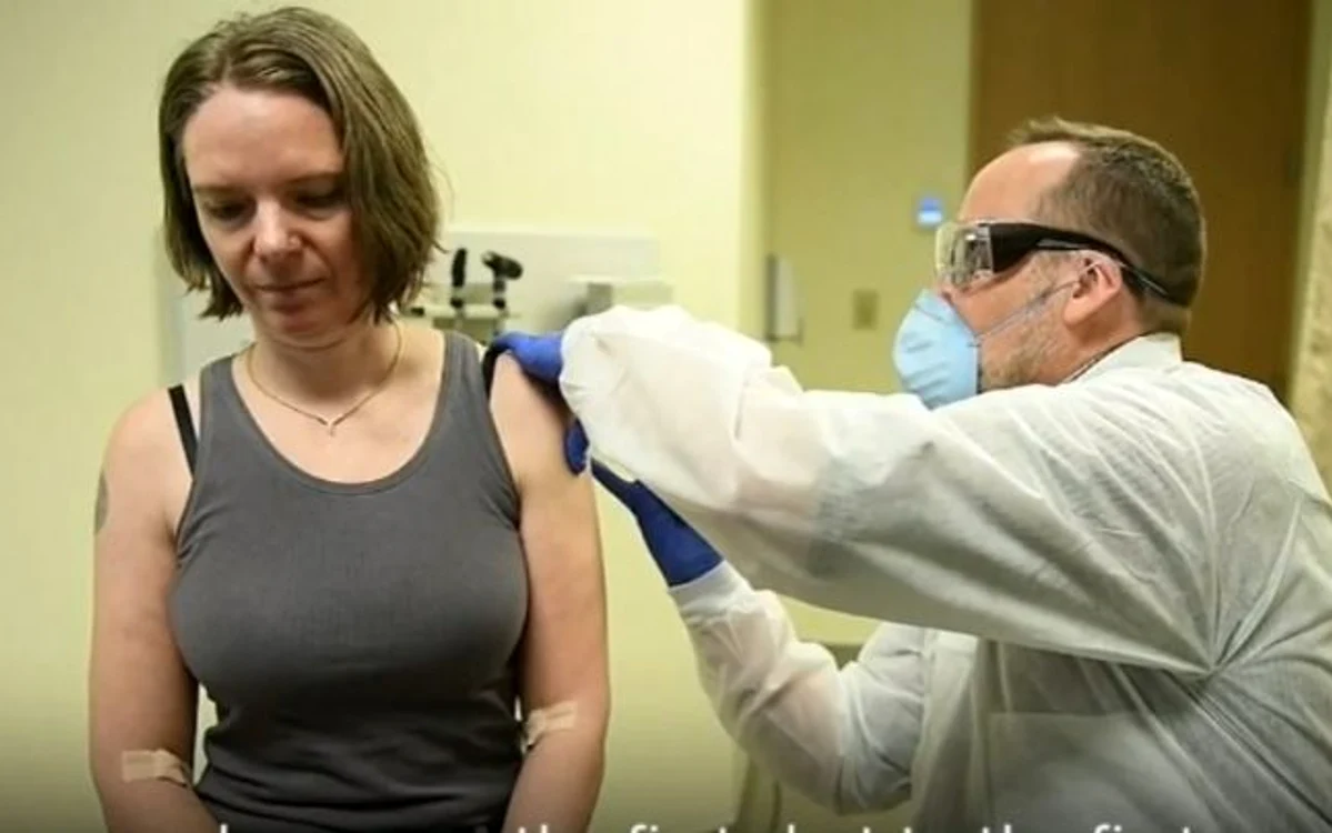 Jennifer Haller a fost primul voluntar dintr-un grup de 45 care a fost injectată cu vaccinul contra coronavirusuluiFoto: Adevărul
