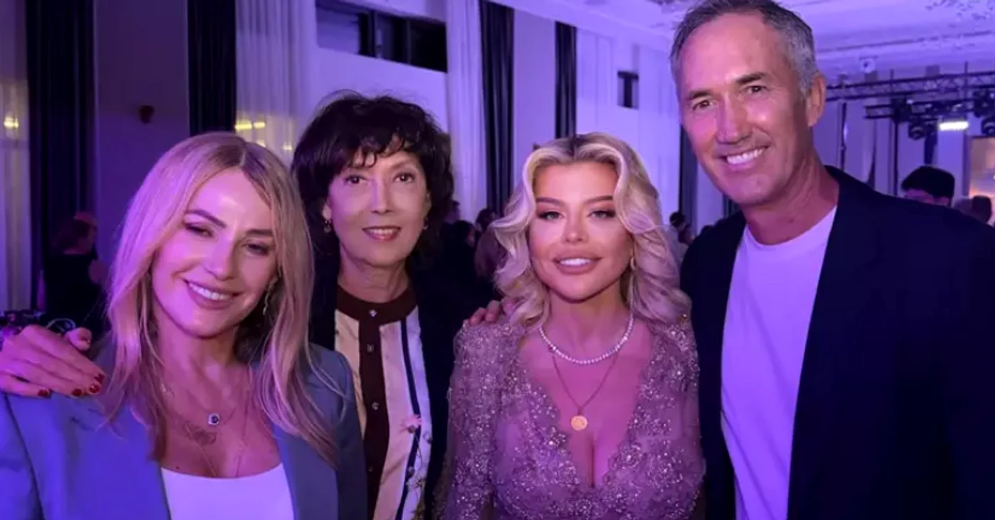 Loredana Groza, alături de Nadia Comăneci, Virginia Ruzici și Darren Cahill Foto/Facebook